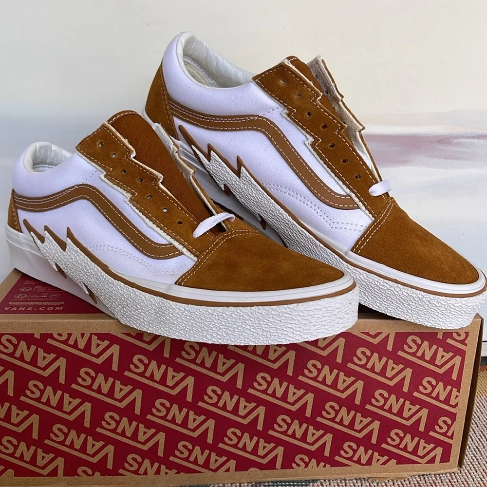 Vans WMNS Old Skool Bolt
Cathay Spice
VN0009Q5KFR 
Sneakers - Picture 6 of 16